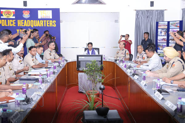 Tripura CM asks police to identify old unsolved cases to deliver justice