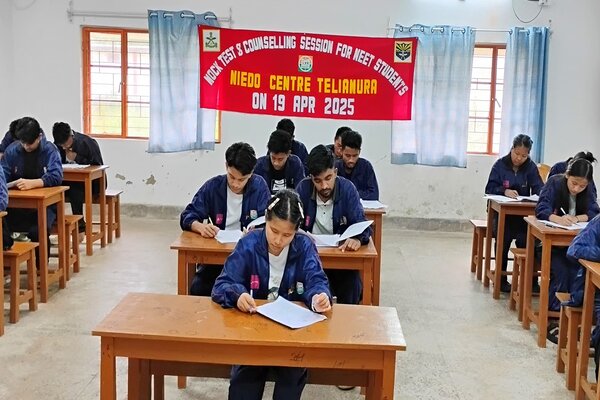 Mock Test conducted for NEET aspirants at NIEDO Centre