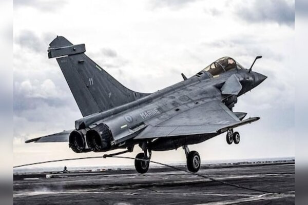 India signs deal with France to procure 26 Rafale Marine fighter aircraft