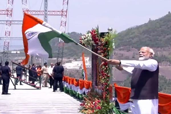 Rail Network connects country from Kashmir to Kanyakumari: PM Modi
