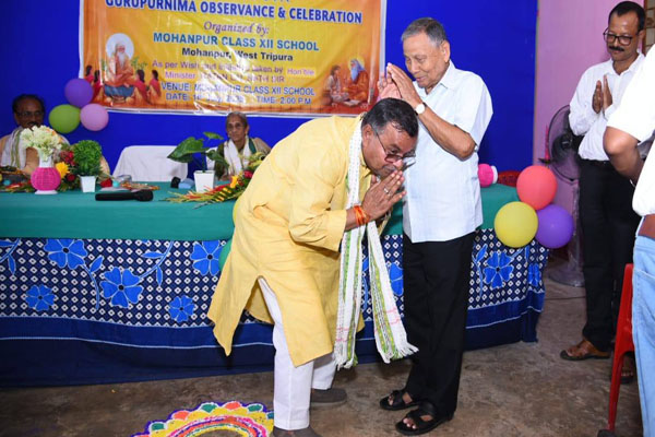 Tripura Power Minister visits his alma mater along with teacher