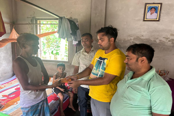 Tripura Power Minister extends financial help to two needy families