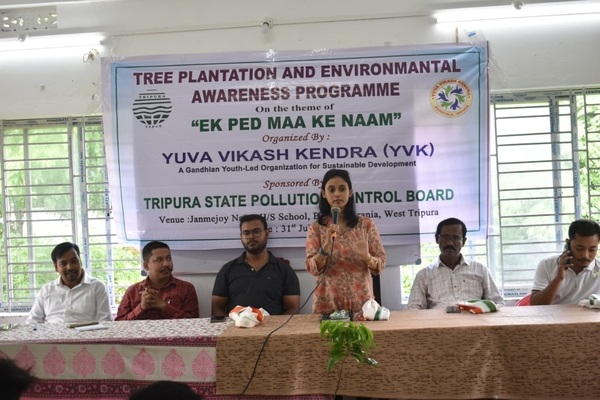 YVK, TSPCB organize ‘Ek Ped Maa Ke Naam’ drive