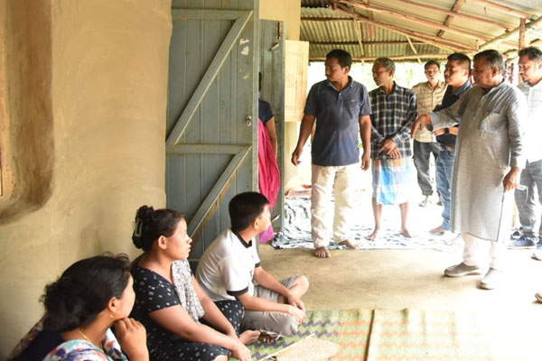 Tripura Minister meets family of youth who died after miscreants’ attack