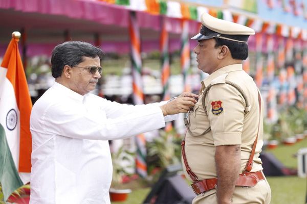 Tripura CM honors policemen, others with prestigious Medals on I-Day