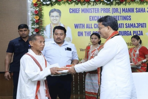 Tripura CM greets Janajati Samajpatis ahead of Durga Puja