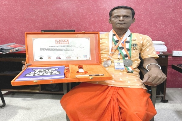 Tripura’s Gopal Das sets another record for Sun Gazing