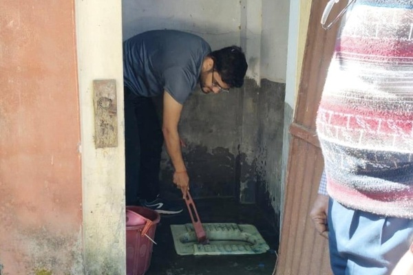 DM’s hands-on cleanliness drive at Anganwadi Centr...