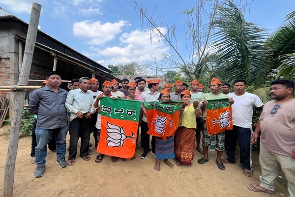 15 Voters Join BJP, Boost Grassroots Support...