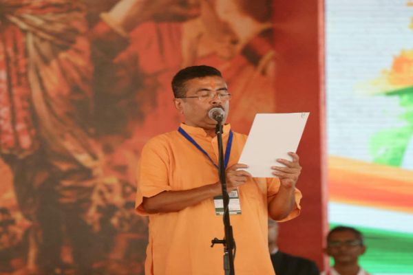 Suvendu Adhikari takes oath as Bengal CM...