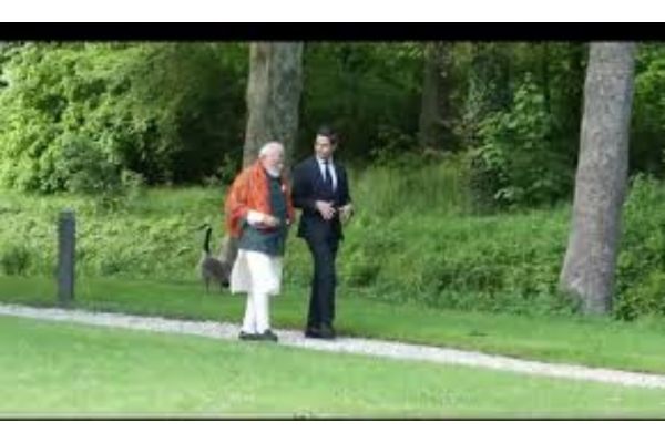 Prime Minister holds official talks with Prime Min...