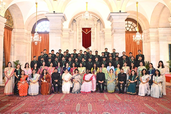  IAS OFFICERS OF THE 2024 BATCH CALL ON THE PRESID...