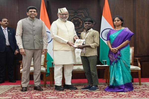  Delegation of School Students from Guntur Call on...