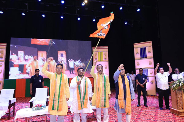 Saying ‘Bharat Mata Ki Jai’ is not enough, Karyaka...