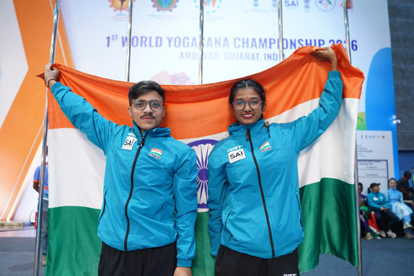 Hosts India make flying start with 5 gold medals a...