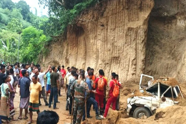 Soil collapse during excavation leaves two dead, o...