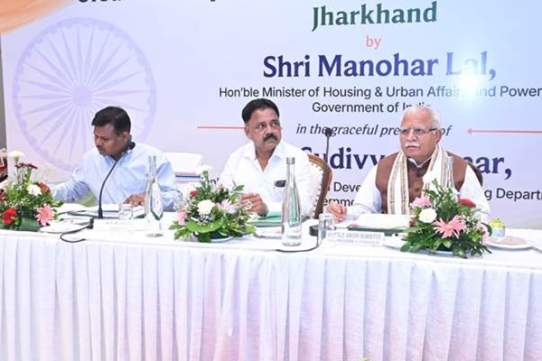 Union Minister Shri Manohar Lal reviews Power Sect...
