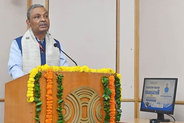 I&B Secy: IIS Officers Bridge Governance and Citiz...