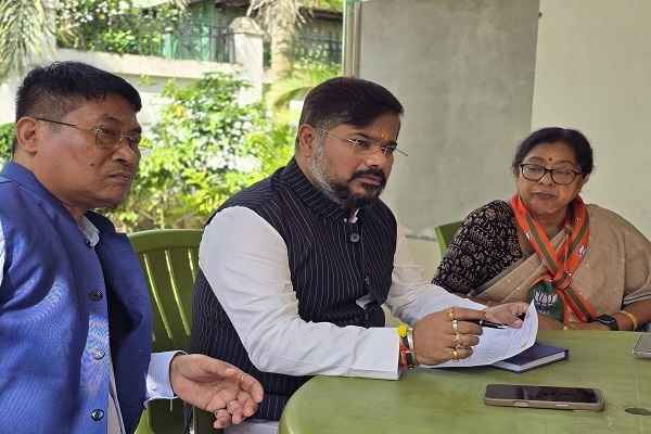 VC Polls: Tripura minister chairs meeting with Kho...
