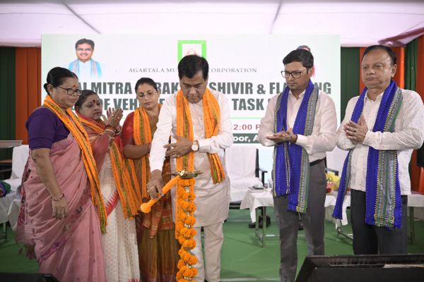 AMC holds Safai Mitra safety camp, distributes vehicles to Task Force