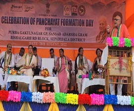 Centre working to increase annual income of SHG women up to Rs. 1 lakh: Giriraj