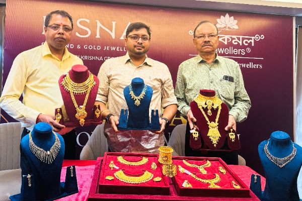 Swarnakamal Jewellers launches exclusive 9 Karat D...
