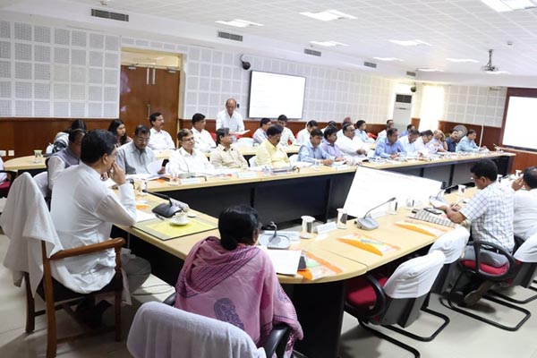 Tripura CM stresses on timely completion of development works