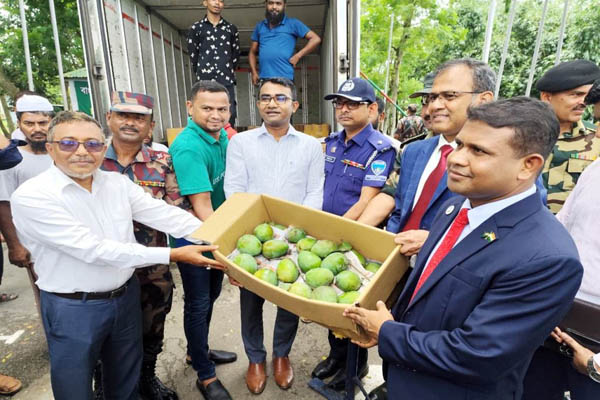 Bangladesh PM sends return gifts to Tripura CM