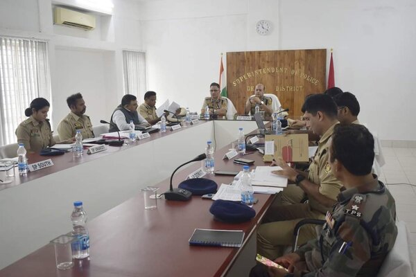 Tripura Police chief reviews law & order ahead of Panchayat polls