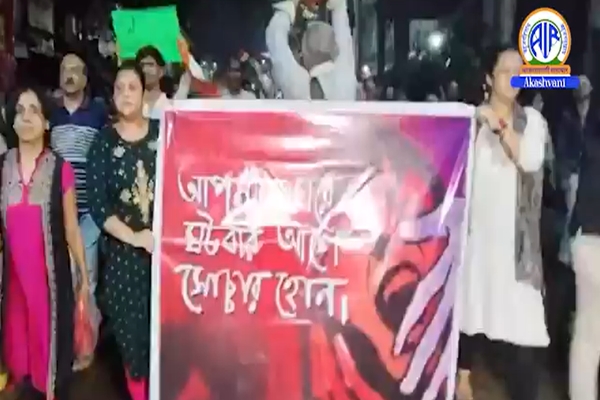 Widespread agitations in Bengal as goons attack people protesting Rape and Murder of medical student