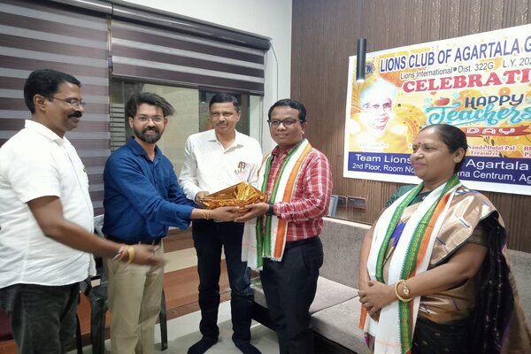 Lions Club of Agartala Galaxy celebrates Teacher